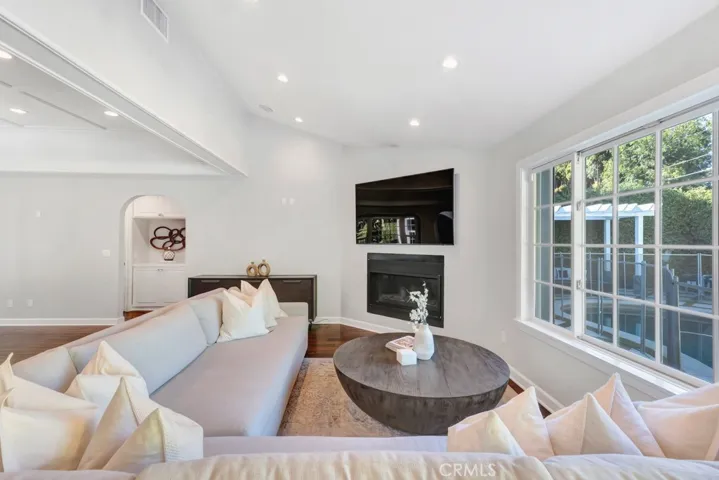 12953 Greenleaf, Studio City, California 91604
