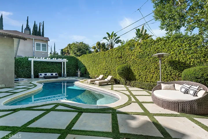 12953 Greenleaf, Studio City, California 91604