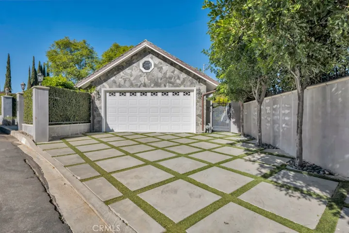 12953 Greenleaf, Studio City, California 91604