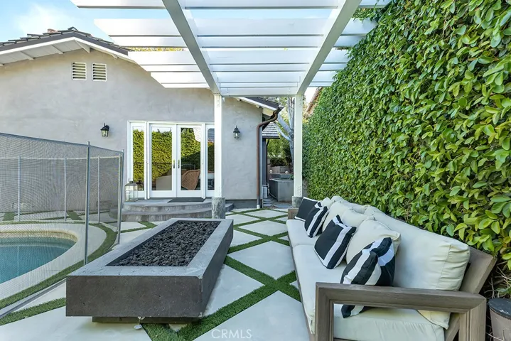 12953 Greenleaf, Studio City, California 91604