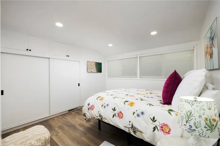 221 Larkspur Avenue, Corona Del Mar, California 92625