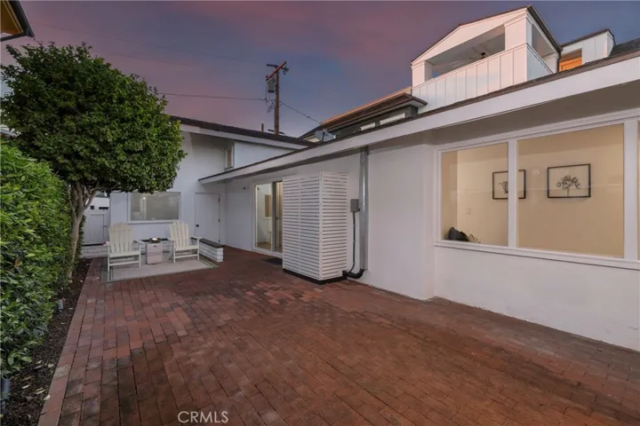 221 Larkspur Avenue, Corona Del Mar, California 92625