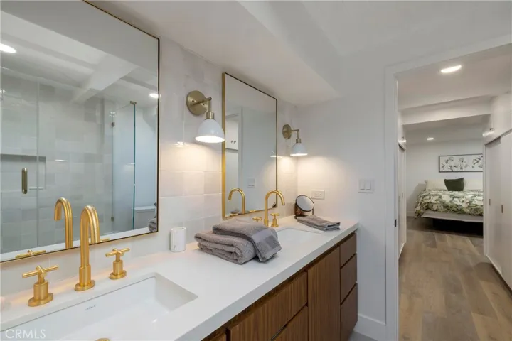 221 Larkspur Avenue, Corona Del Mar, California 92625