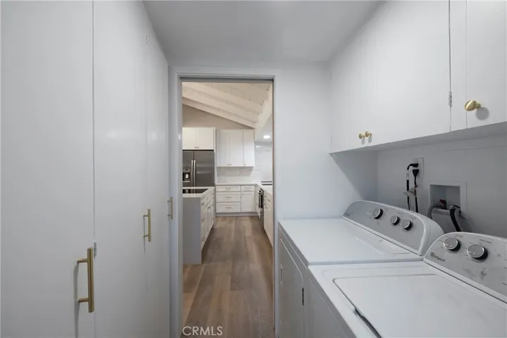 221 Larkspur Avenue, Corona Del Mar, California 92625