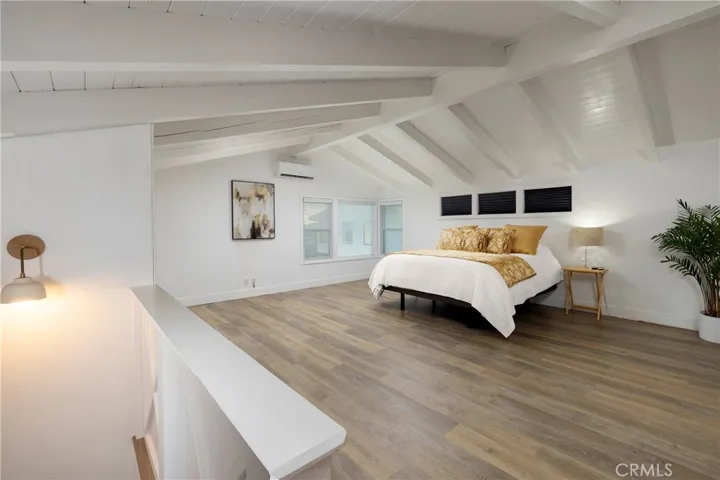 221 Larkspur Avenue, Corona Del Mar, California 92625
