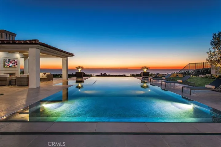 Infinity Pool & Spa