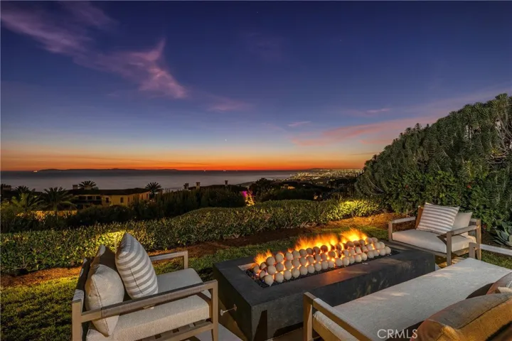 Bluff-Front Fire Pit