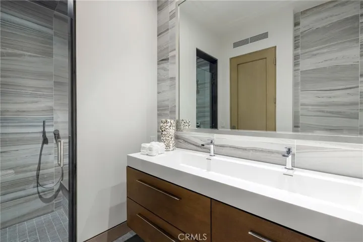 Ensuite to Bedroom #6 / Gym