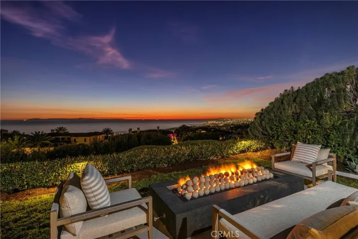 Bluff-Front Fire Pit