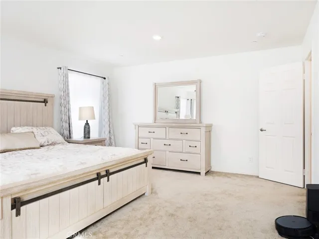 2113 E Donatello Street, Lancaster, California 93535