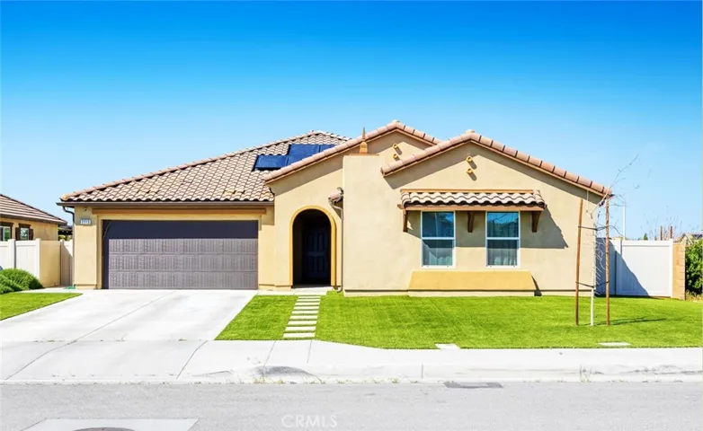 2113 E Donatello Street, Lancaster, California 93535