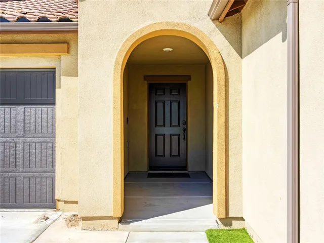 2113 E Donatello Street, Lancaster, California 93535