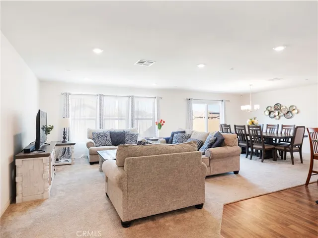 2113 E Donatello Street, Lancaster, California 93535