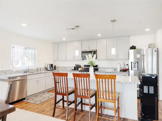 2113 E Donatello Street, Lancaster, California 93535
