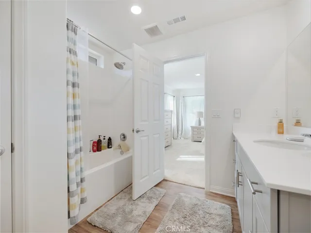 2113 E Donatello Street, Lancaster, California 93535