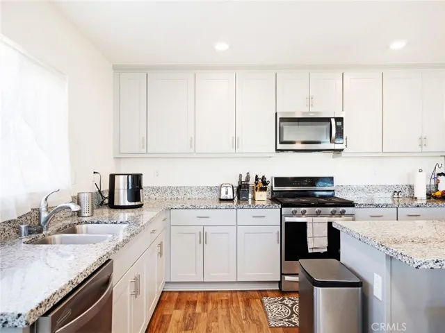 2113 E Donatello Street, Lancaster, California 93535