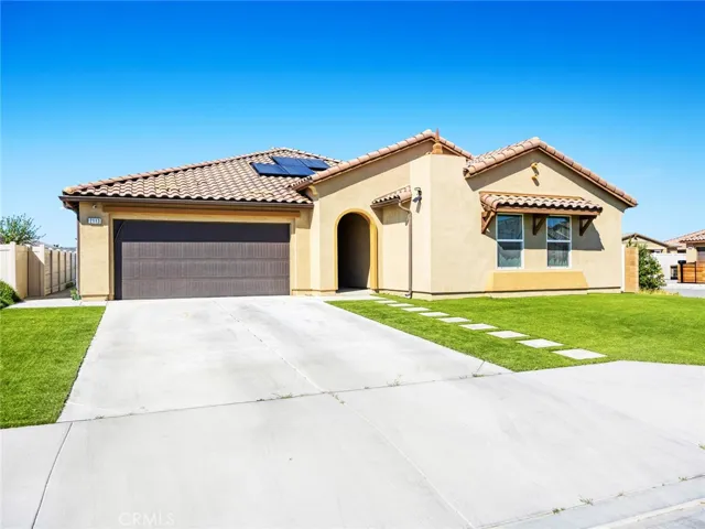 2113 E Donatello Street, Lancaster, California 93535