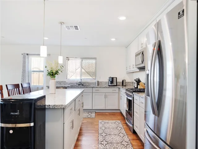 2113 E Donatello Street, Lancaster, California 93535