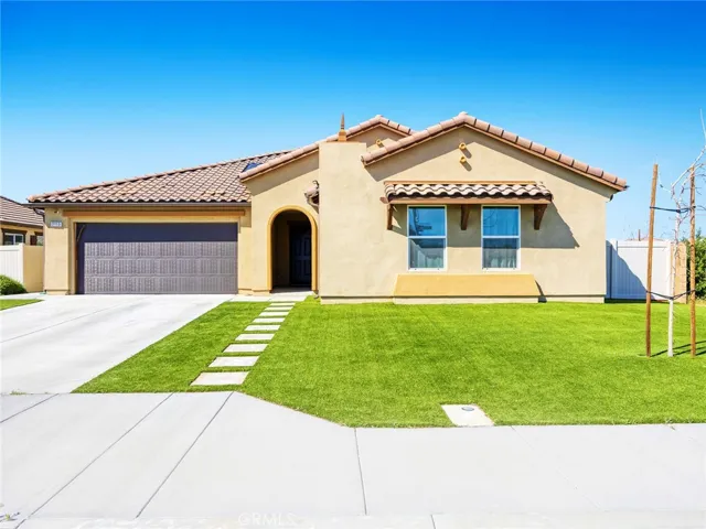 2113 E Donatello Street, Lancaster, California 93535