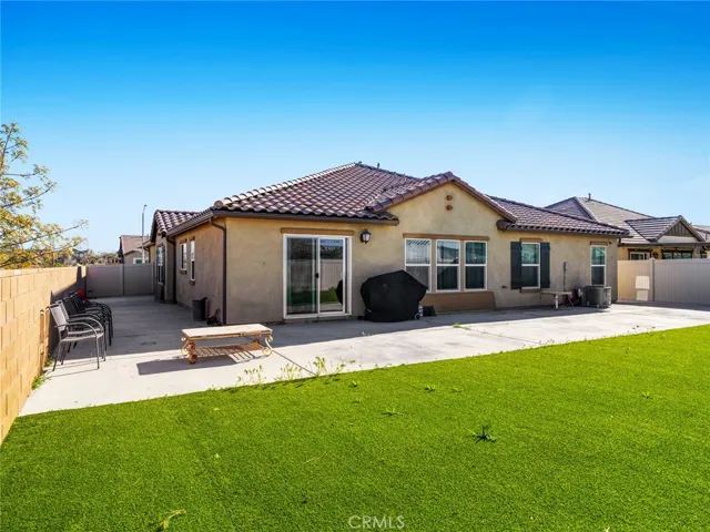 2113 E Donatello Street, Lancaster, California 93535