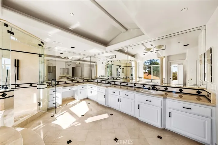 Updated Masterbath Room