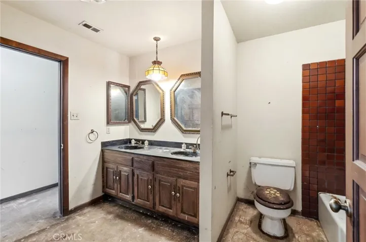 11560 Darling Road, Agua Dulce, California 91390
