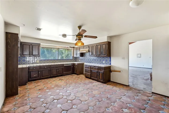 11560 Darling Road, Agua Dulce, California 91390
