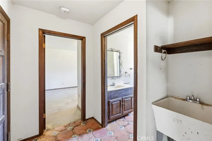 11560 Darling Road, Agua Dulce, California 91390
