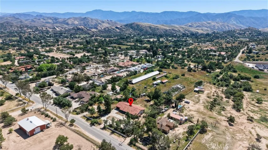 11560 Darling Road, Agua Dulce, California 91390