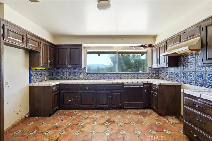 11560 Darling Road, Agua Dulce, California 91390