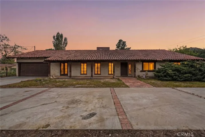 11560 Darling Road, Agua Dulce, California 91390