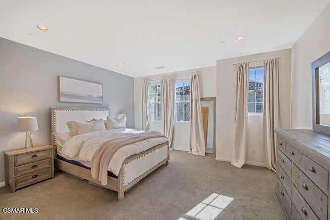 B1A1351-017-018-666x445