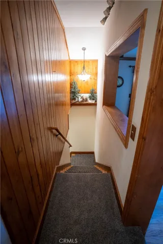 Entry to basement