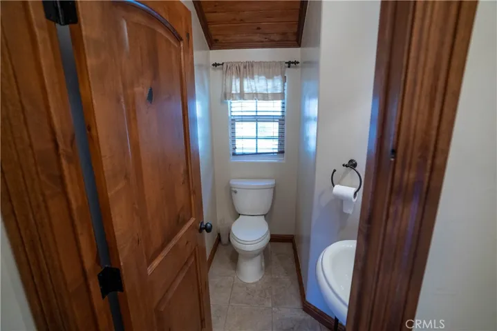 1/2 bath off family room