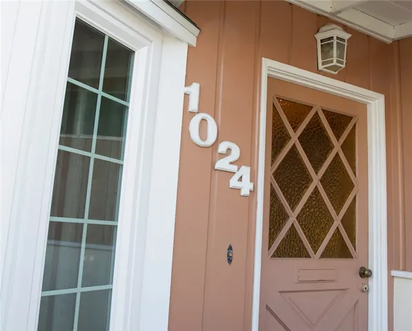 Charming front door to 1024 Cranbrook Ave!