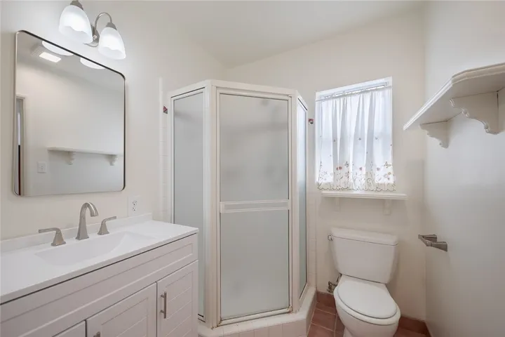 2nd bathroom