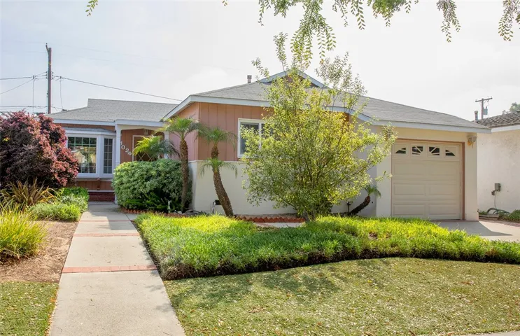 Welcome to 1024 Cranbrook Ave
