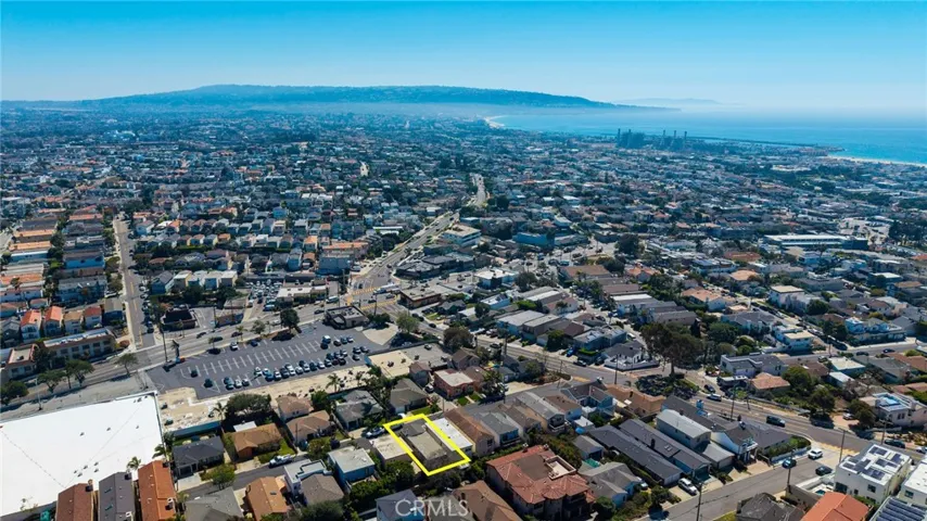 Walking distance to the beach