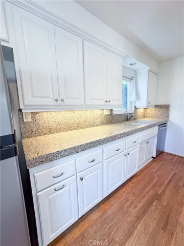 Bright and sunny kitchen