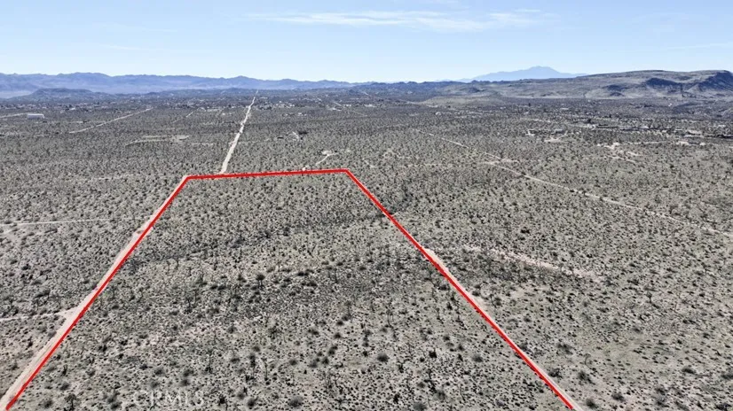 40 Ac La Brisa Drive, Yucca Valley, California 92284