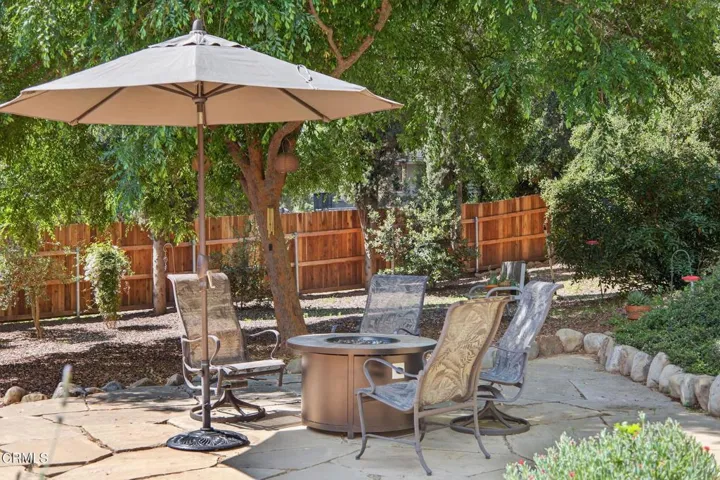 48-web-or-mls-Upmarketmedia_525Ven-148