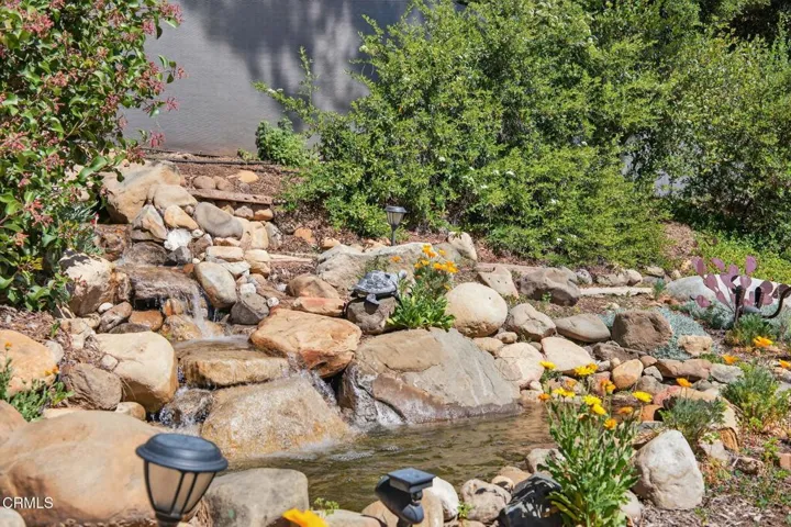 49-web-or-mls-Upmarketmedia_525Ven-152