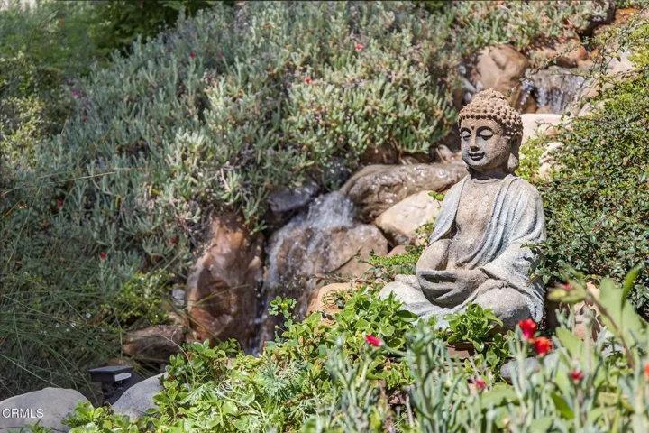 44-web-or-mls-Upmarketmedia_525Ven-137