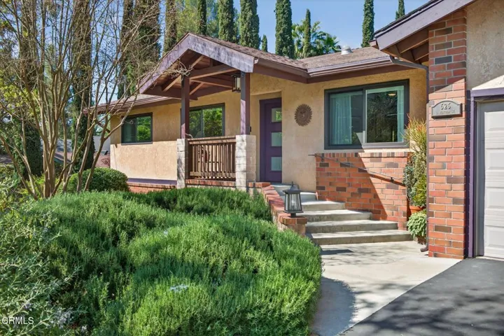 8-web-or-mls-Upmarketmedia_525Ven-023