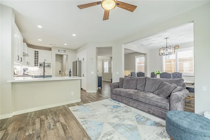 27613 Elkwood, Castaic, California 91384