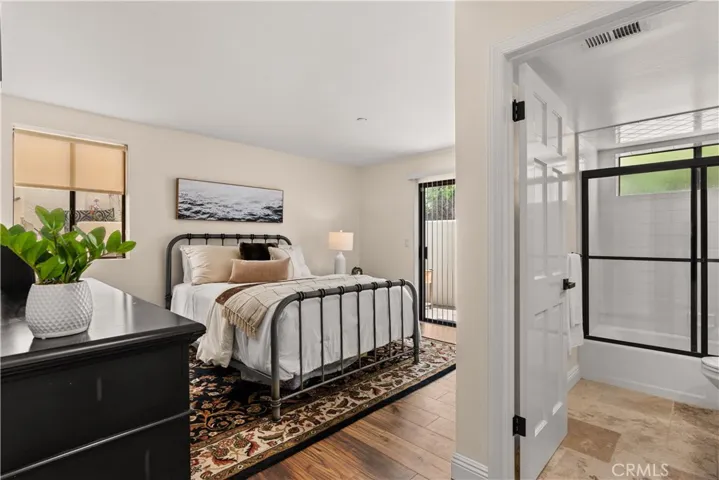 Guest room 2 and bathroom