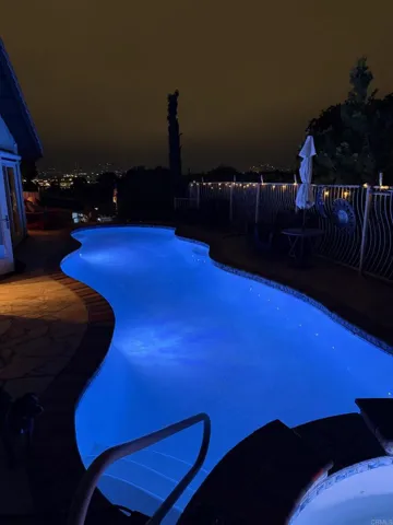 Swimming Pool/Hot Tub/Sauna