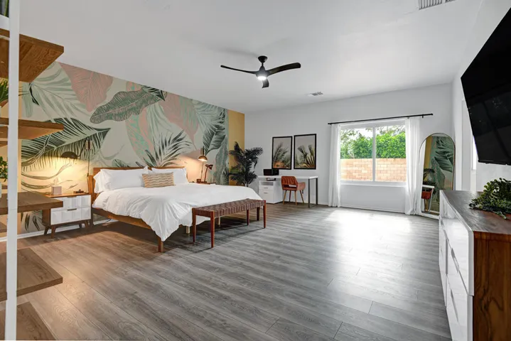 PRIMARY BEDROOM.jpg mls
