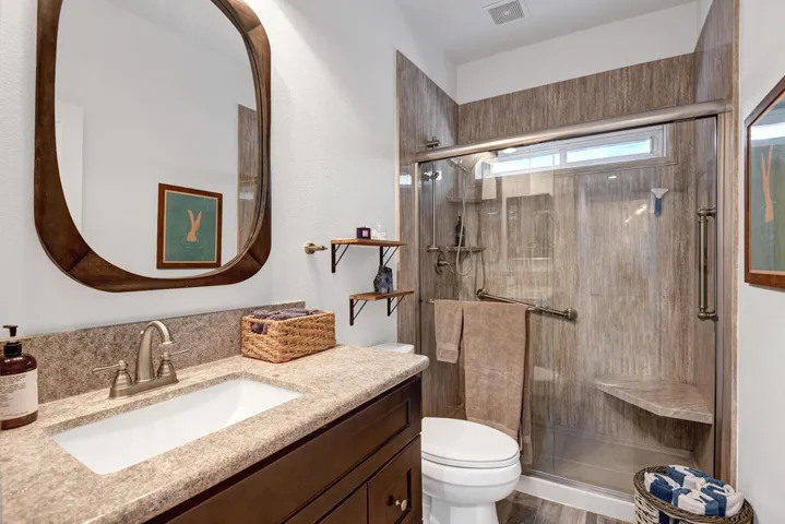 GUEST BATHROOM.jpg mls