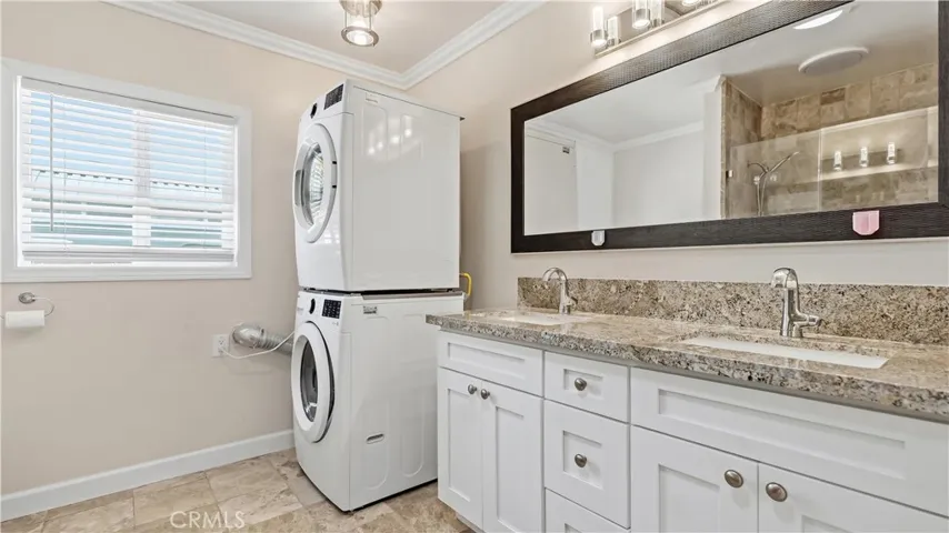 Bathroom in the 1 bedroom suite